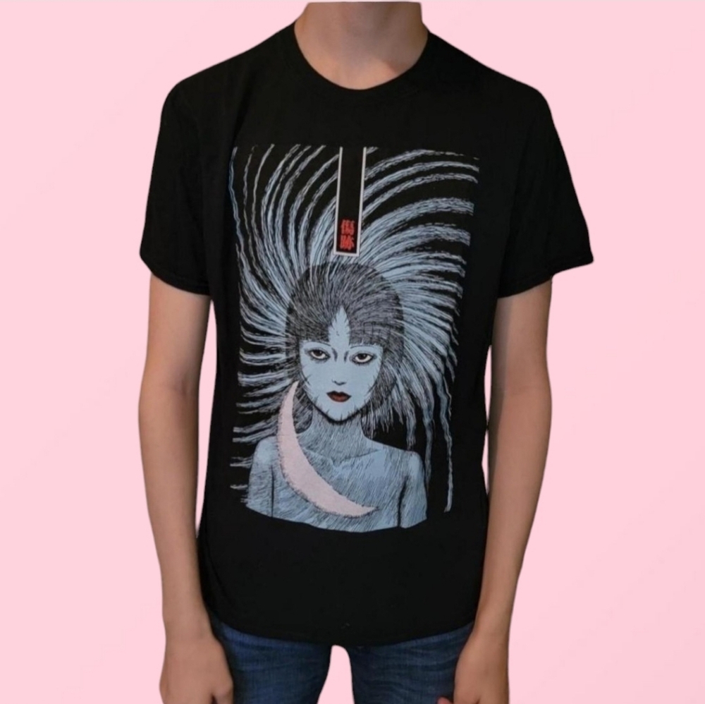 Junji Ito Uzumaki Mangaka Horror T-Shirt (M)